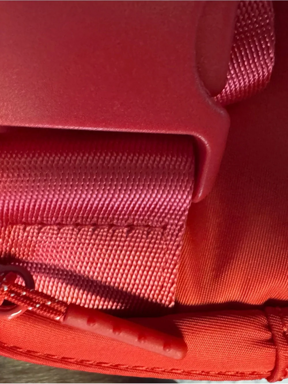 Lululemon 1 L red belt bag silver accents - Picture 5 of 13